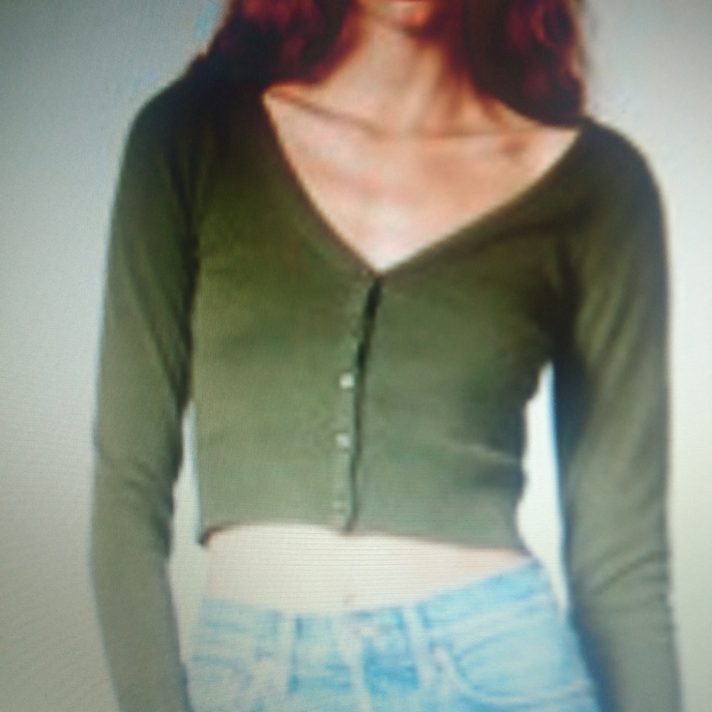 Woman's Sweater - Picture 3 of 3